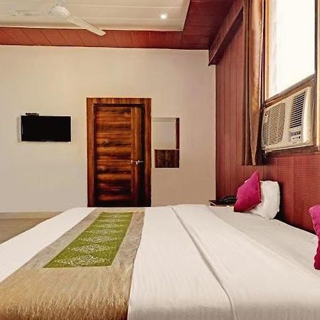 Hotel Orange Town Агра Екстериор снимка